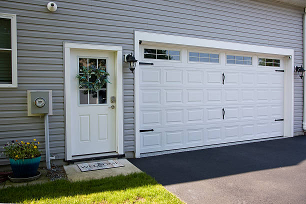 24/7 Emergency Garage Door Panel Replacement experts in Butler, IN